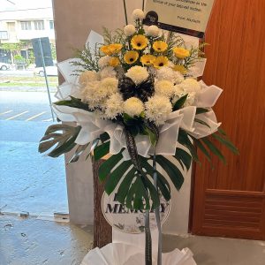 Loving Heart Condolence Stand